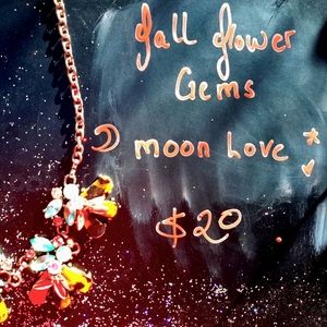 Fall Flower 🌸 Gem Necklace 🍃 💎